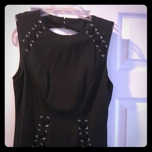 Cache dress in size 8 black with beautiful fitting